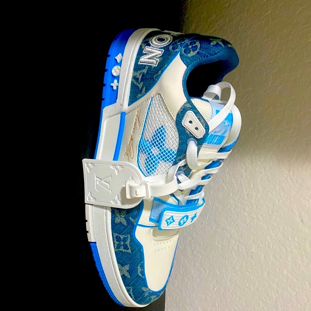 Louis Vuitton Blue/white